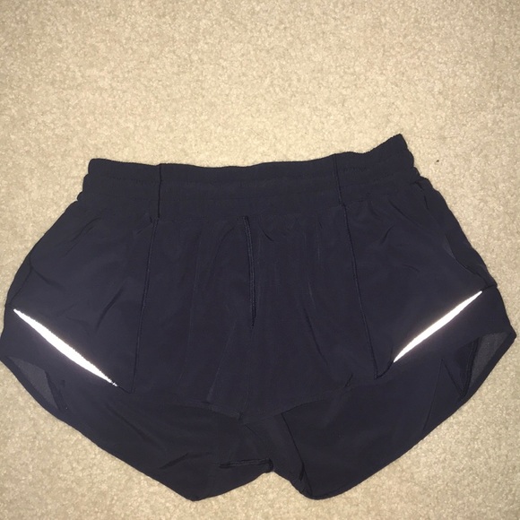 lululemon athletica Pants - lululemon - 2.5 inch midnight navy hotty hot short